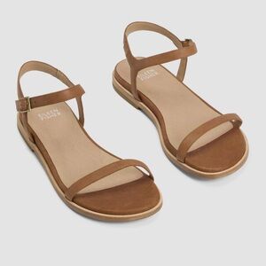 Eileen Fisher Brown Kauia Tumbled Leather Skinny Strap Flat Sandals size 7